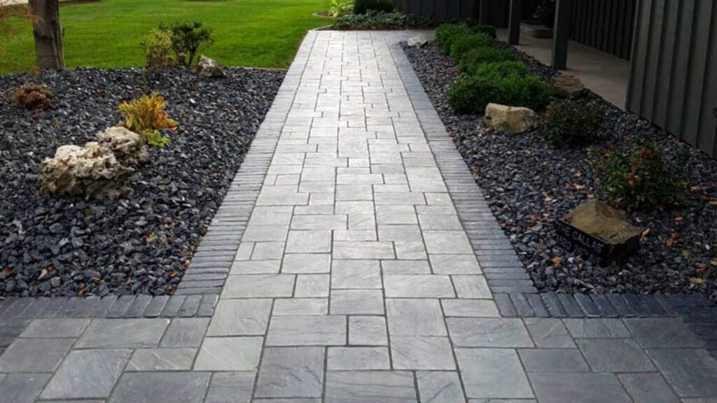 Outdoor paver patterns for durability and stability Paver patterns designed for strength and outdoor surface use