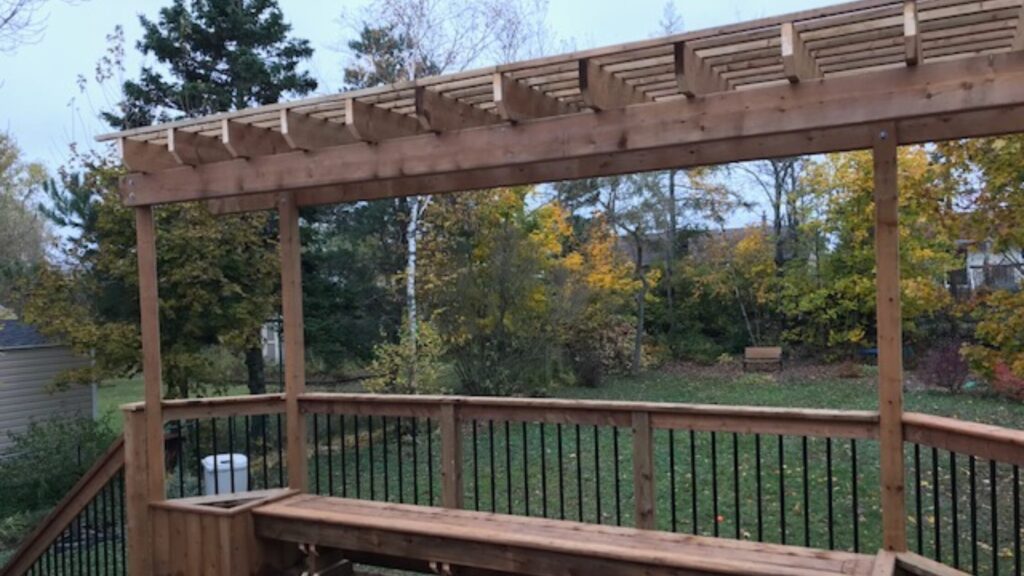 Single-level backyard deck for everyday living Single-Level Decks