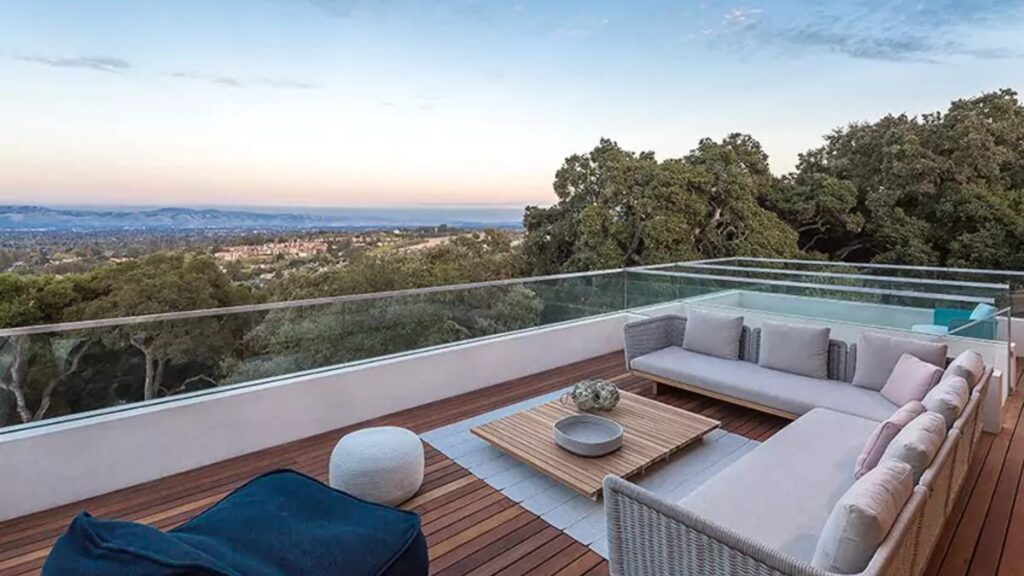 Rooftop deck with panoramic views Rooftop Decks