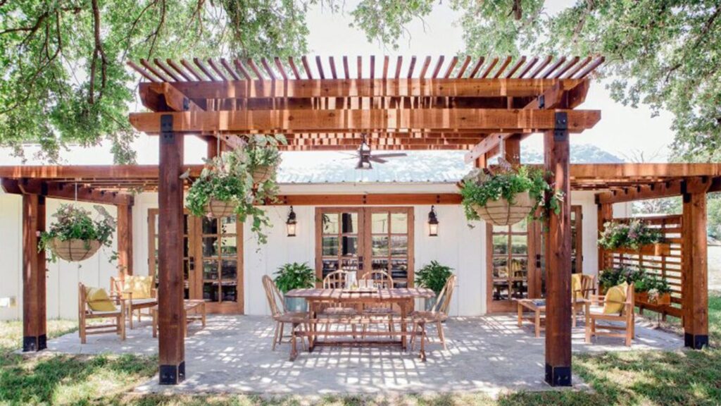 Covered deck with pergola for year-round comfort Pergola & Covered Decks