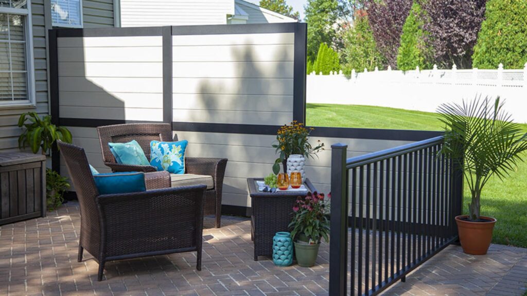 Deck with privacy screens and custom railings Privacy Walls & Custom Railing Systems