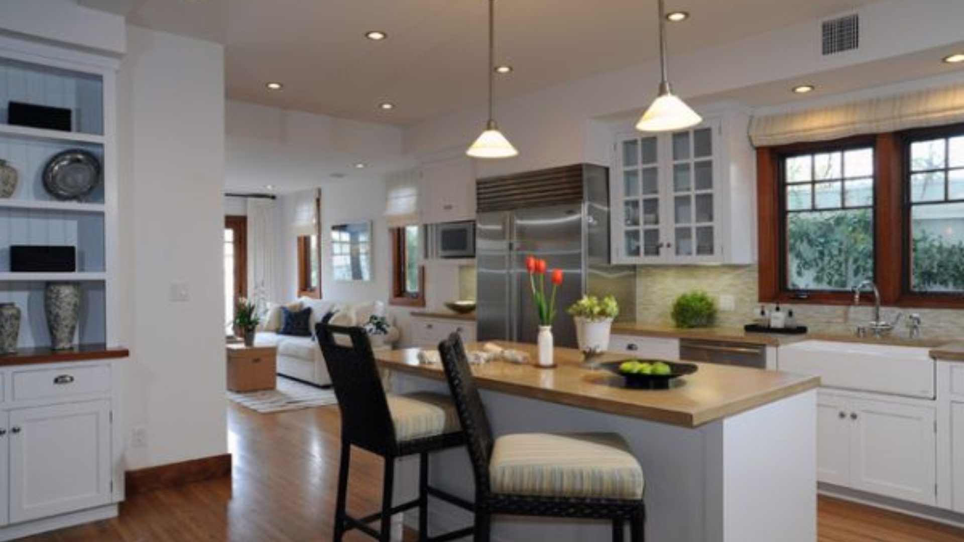 Multifunctional Kitchen Islands: The Heart of the Kitchen