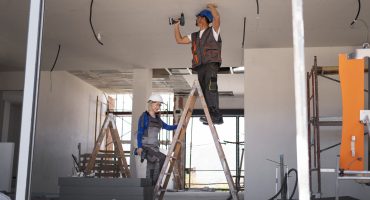 Home renovation tips: Choosing the right contractor for a smooth, successful remodeling experience.