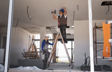Home renovation tips: Choosing the right contractor for a smooth, successful remodeling experience.