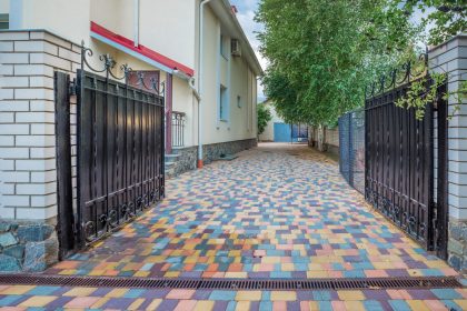 horizontal-view-singlefamily-home-min Colorful and Sustainable Pavers